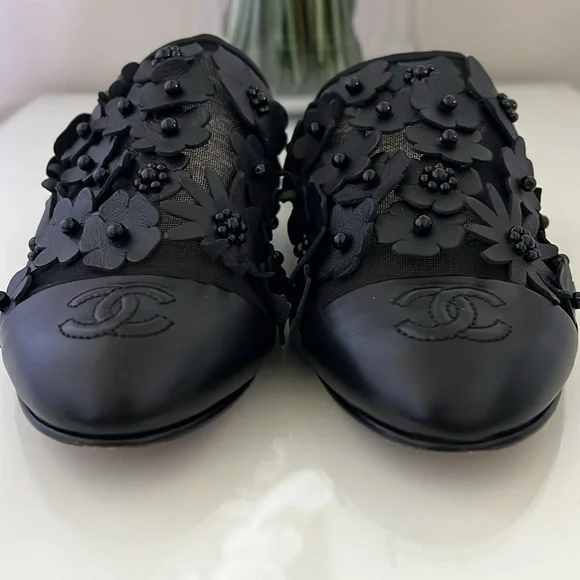 Authentic Chanel mules - Picture 11 of 17